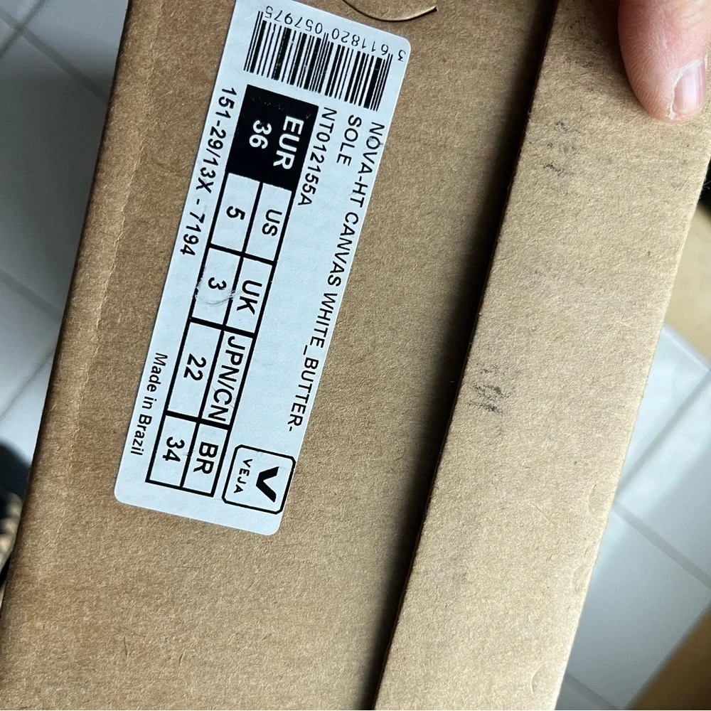 VEJA Nova High Top Canvas White Butter Sole Size 5 NIB